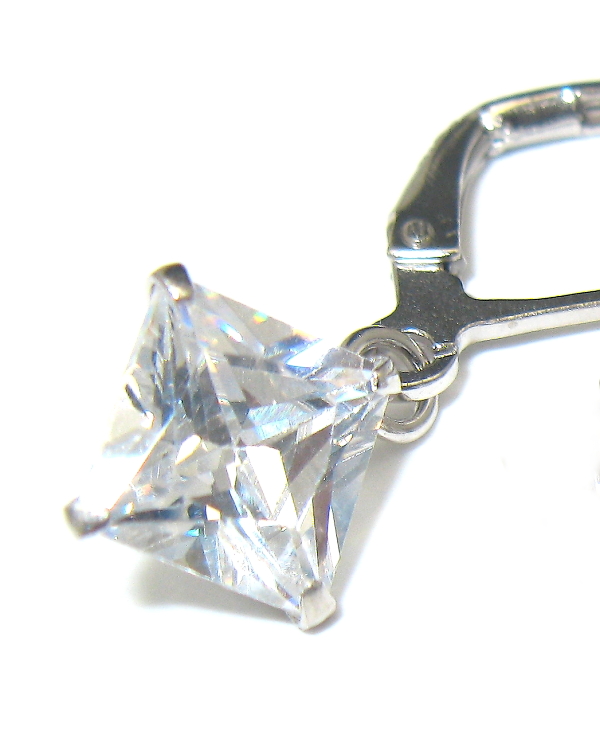 Strieborné náušnice 925/1000 s kamienky zirkón ( elegant 67580)