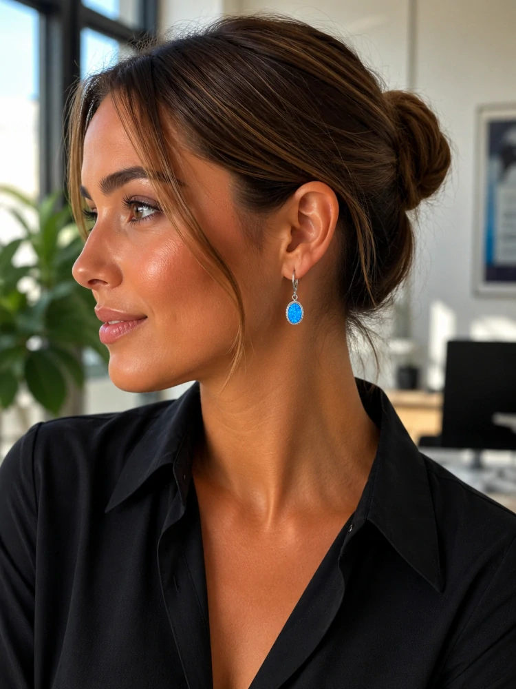 Šperky Nina – Strieborné náušnice Modrý medailonek s opálom (na patent) 925/1000 - ns kam 338