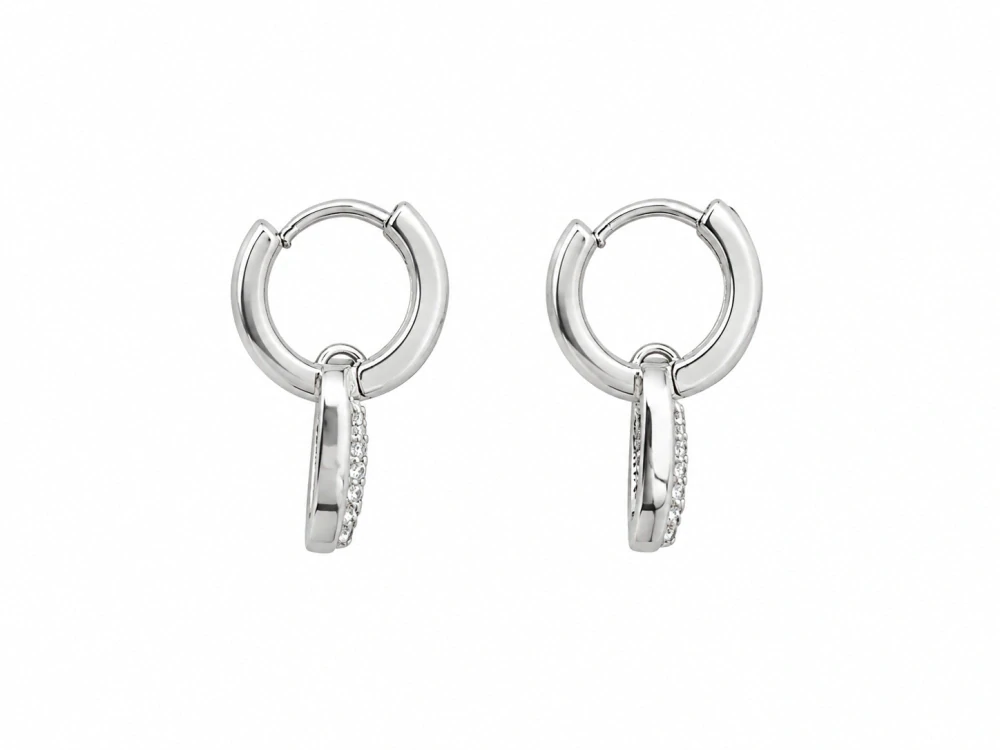 Šperky Nina – Strieborné visiace náušnice s geometrickým príveskom a zirkónmi (2,4 cm) - ns kam 504