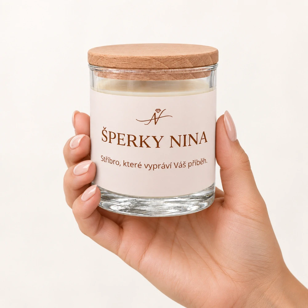 Šperky Nina - Sójová sviečka Kvetinová elegancia so strieborným príveskom (Ag 925/1000) – Geránium & Fialka - sv02